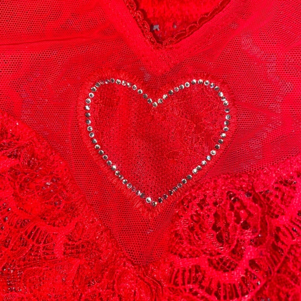 Victoria Secret - Picture 3 of 5